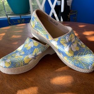 Dansko Hawaiian slip on canvas shoes